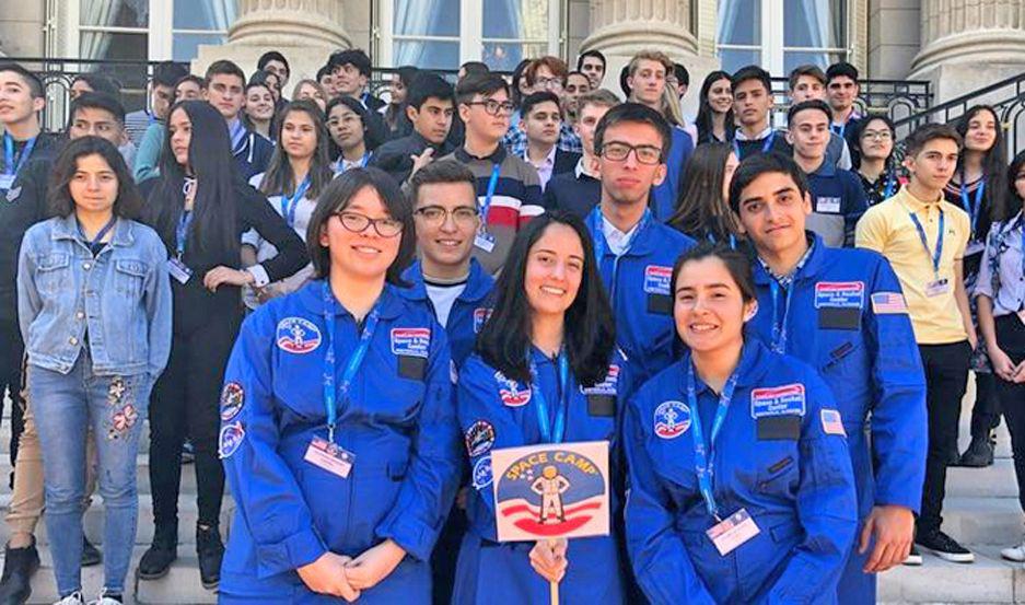Tres estudiantes santiaguentildeas viviraacuten la experiencia de astronautas