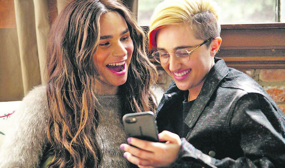 Psicologiacutea LGTB- las personas no heterosexuales y cisexuales afrontan problemas especiacuteficos a causa de su estigma