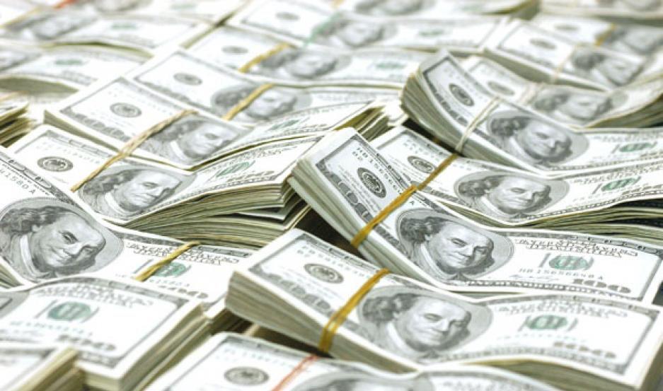 Ventas del BCRA y bancos oficiales buscan contener a la divisa norteamericana