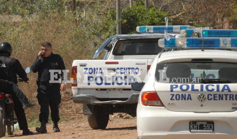 Efectivos policiales realizan amplios rastrillajes en busca de los violentos delincuentes