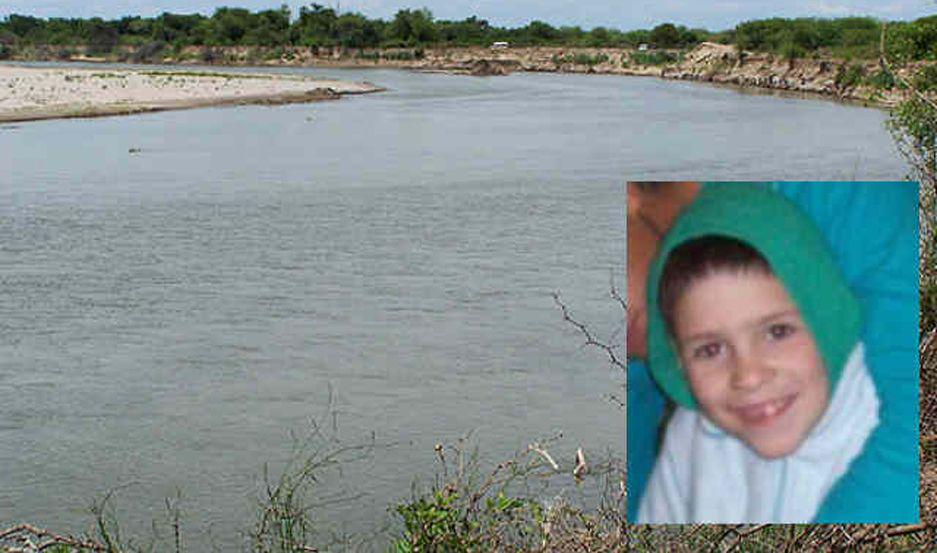 Encuentran restos oacuteseos y sospechan que son de un nintildeo cordobeacutes ahogado en el 2012 mientras pescaba con su familia en el Utis