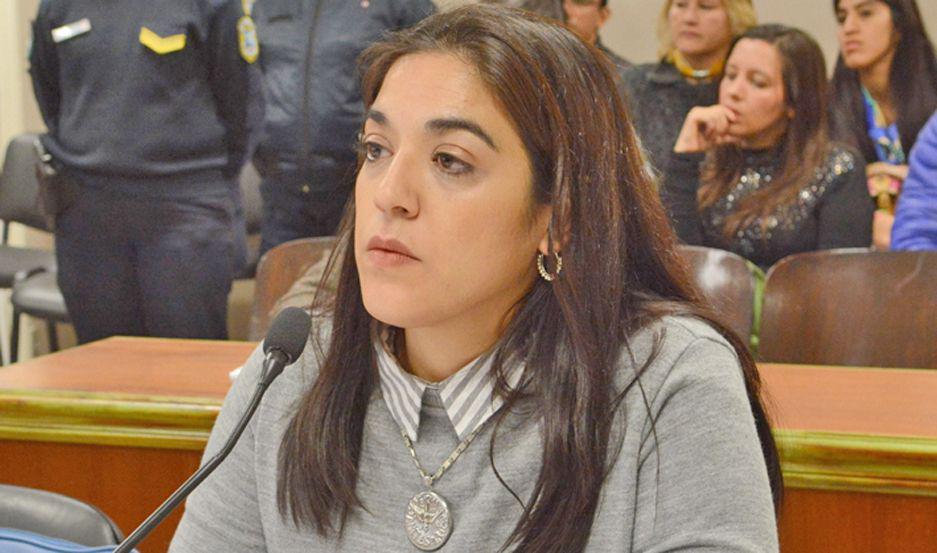 Seis antildeos de caacutercel por abusar de sus  dos sobrinas emboscaacutendolas en el monte