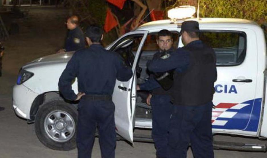 Encuentran sin vida a una mujer de 39 antildeos y a un adolescente en el barrio Juan Diacuteaz de Soliacutes