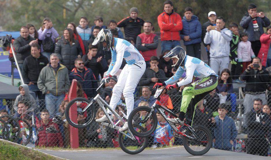 153 pilotos correraacuten en el Supercross 2019