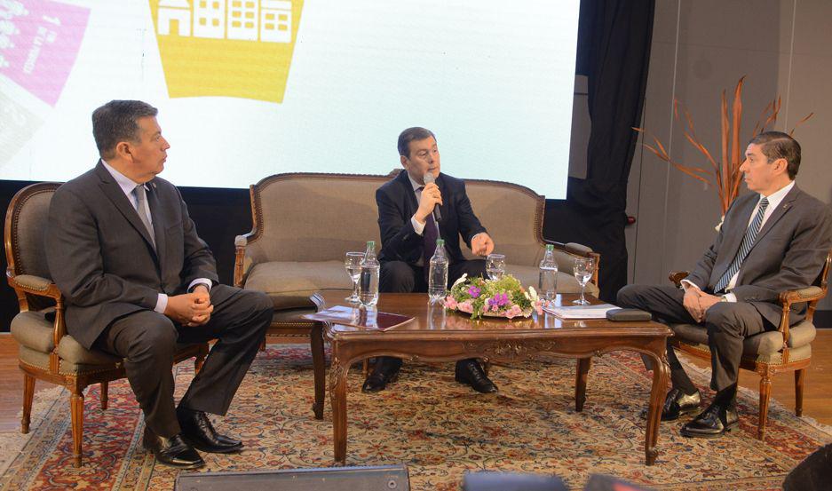 DIÁLOGO El gobernador Gerardo Zamora contó acerca de las Metas del Bicententario de la Autonomía Provincial en un dilogo con los rectores de la Unse y de la Ucse