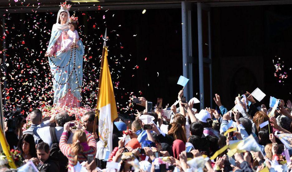 Hoy la Virgen del Rosario de San Nicolaacutes visita San Roque