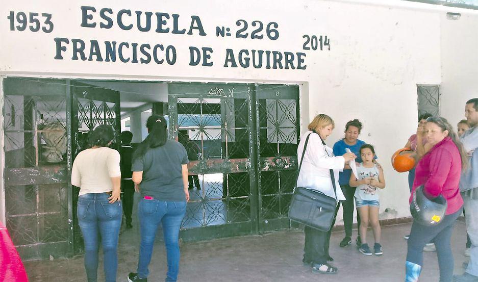 Tensos momentos en una escuela por supuesto caso de meningitis