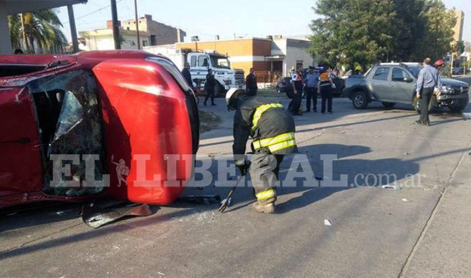 La Banda- una mujer sufrioacute heridas tras violento choque de dos camionetas