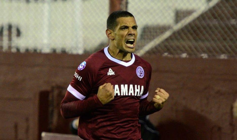 Lanuacutes va por la punta ante Patronato