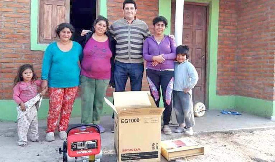 Edgar Garavaglia visitó a la familia del menor Jeremías Rodríguez para hacer efectiva la entrega del aparato