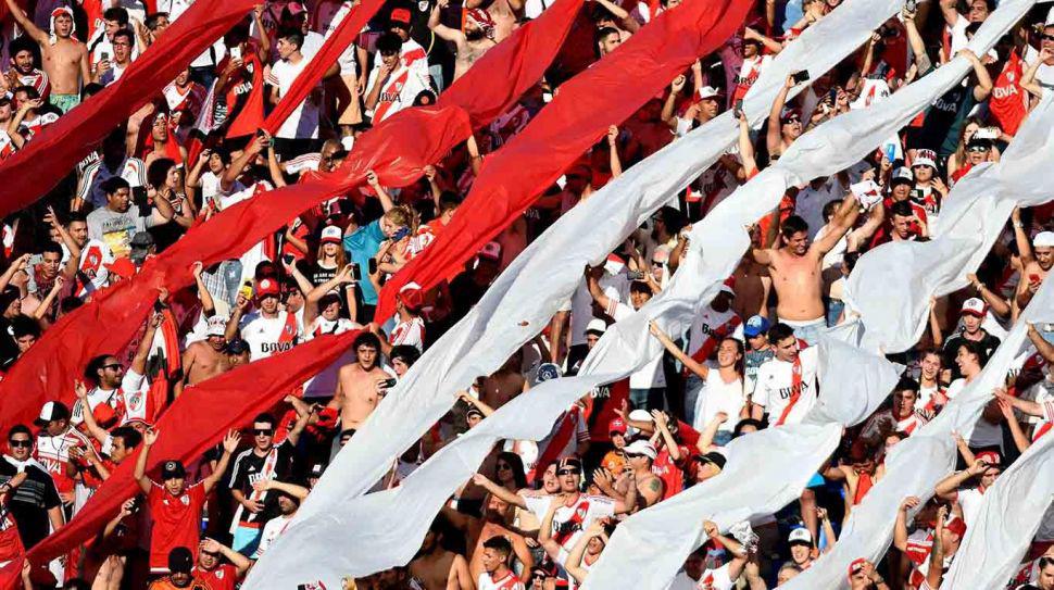iquestPor queacute se celebra hoy el Diacutea del Hincha de River