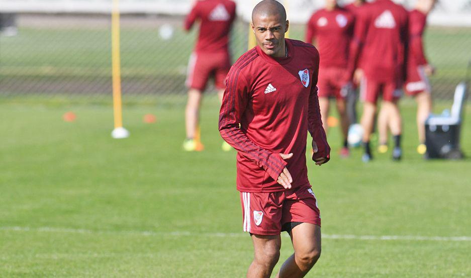 El uruguayo De la Cruz recibió el alta anoche y cuenta con chances de ser titular mañana