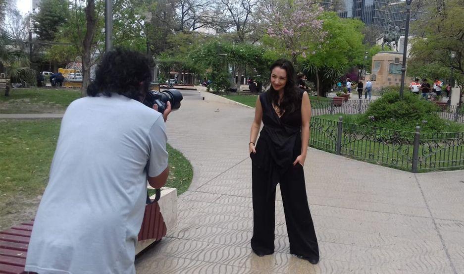 Thelma recorrioacute la Plaza Libertad y posoacute para EL LIBERAL