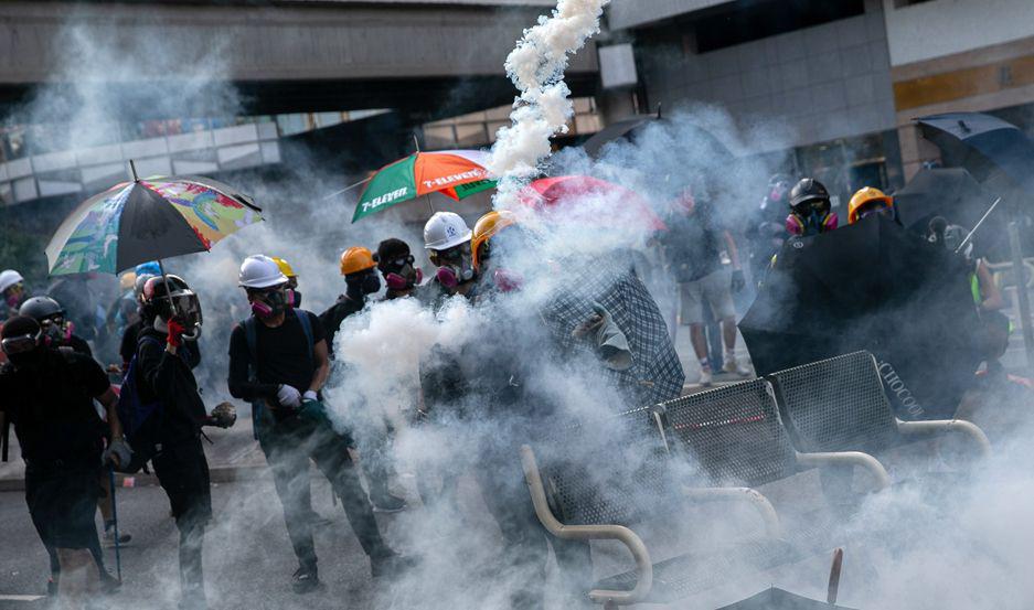Disturbios en Hong Kong dejaron al menos 15 lesionados