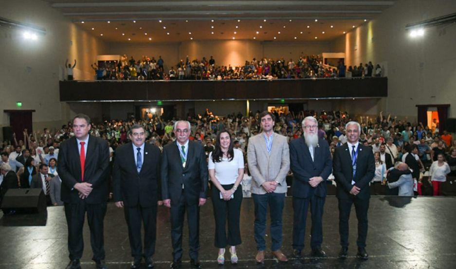 El Congreso Mundial de Educacioacuten Fiacutesica reuacutene a 2500 turistas en Las Termas