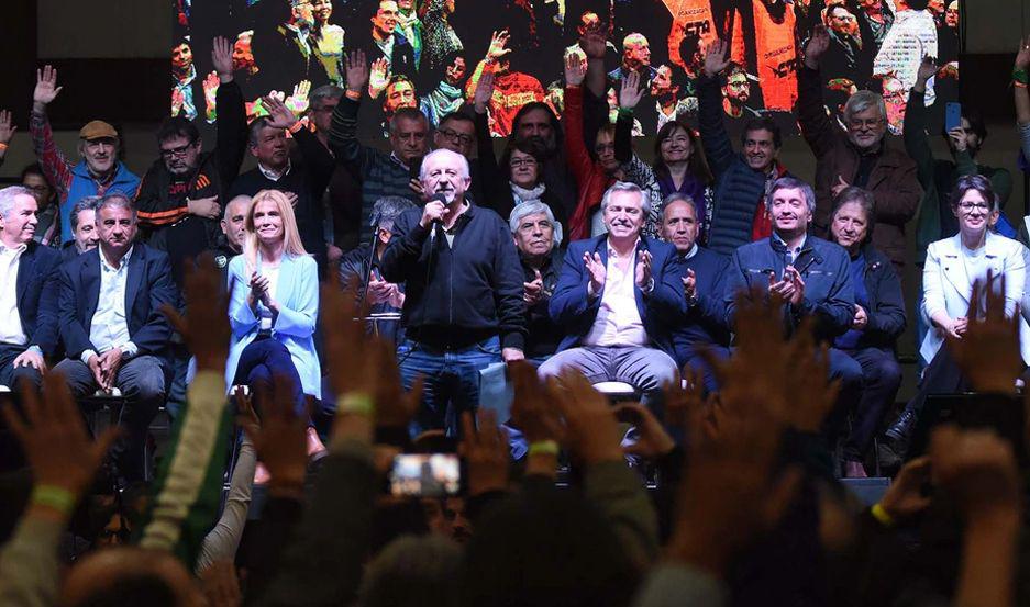 La central sindical deliberó en el microestadio del club Lan�s