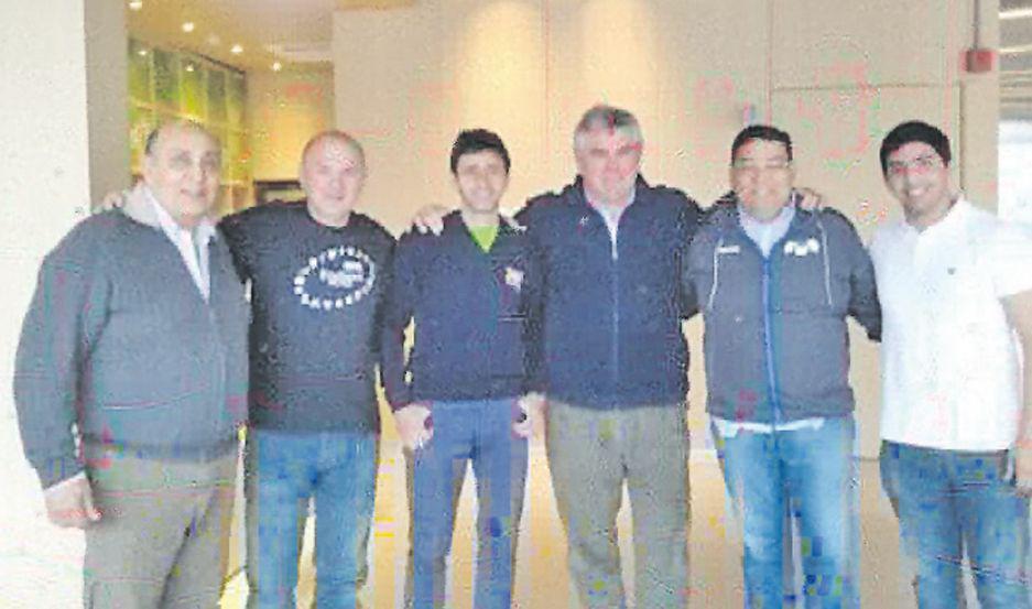 Directivos de Old Lions fueron recibidos por Antonio Vicentiacuten en Uruguay