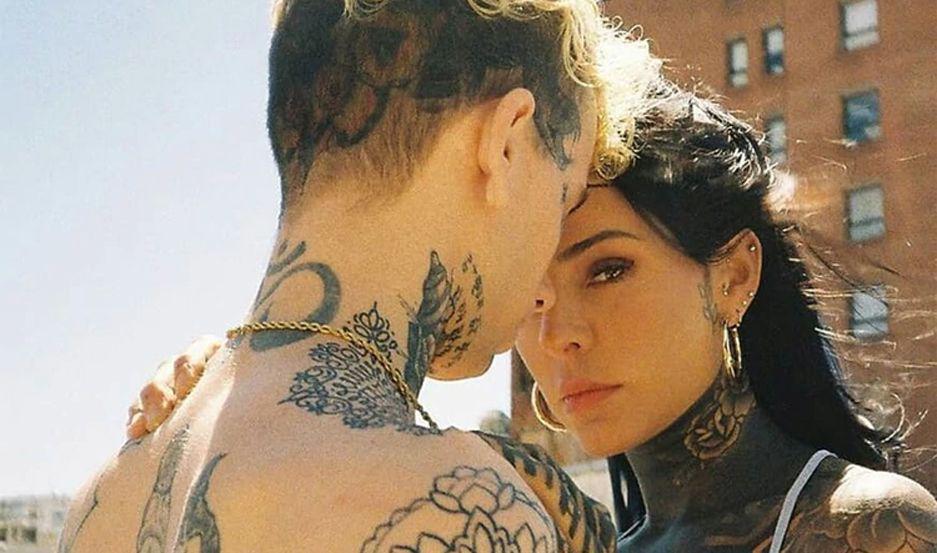 Candelaria Tinelli junto a Kaktov un m�sico que mezcla punk y trap