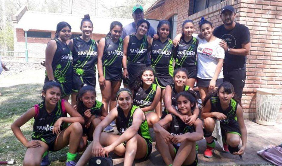 Las jugadoras del Sub-14 de Hockey de Pinto resultaron campeonas en Coacuterdoba