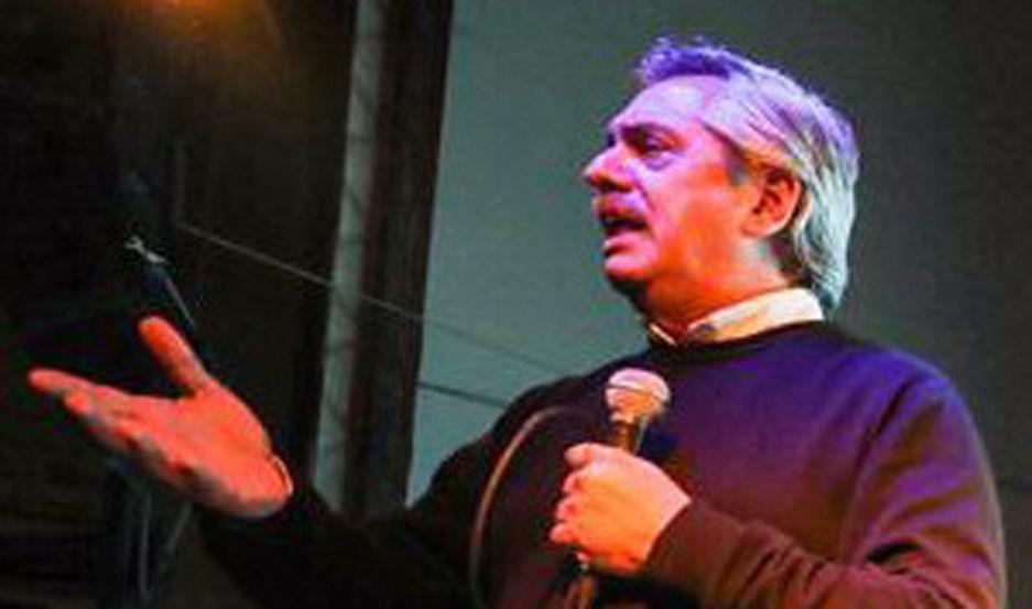 ENOJO Alberto duro con Macri
