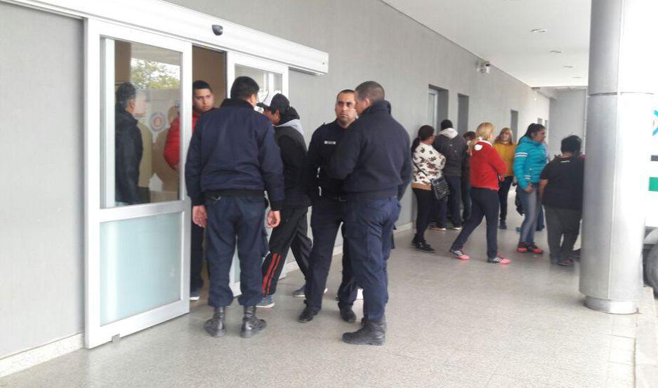 CURACIONES Luego de ser rescatada por el trabajador del volante la joven fue conducida al CIS Banda