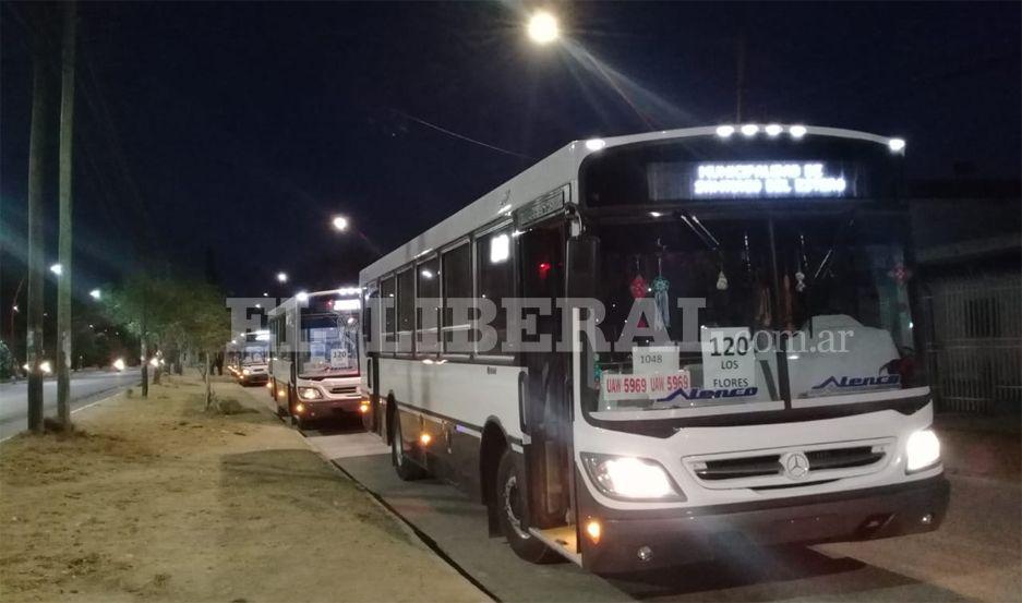 Los coches ya recorren las calles de Santiago