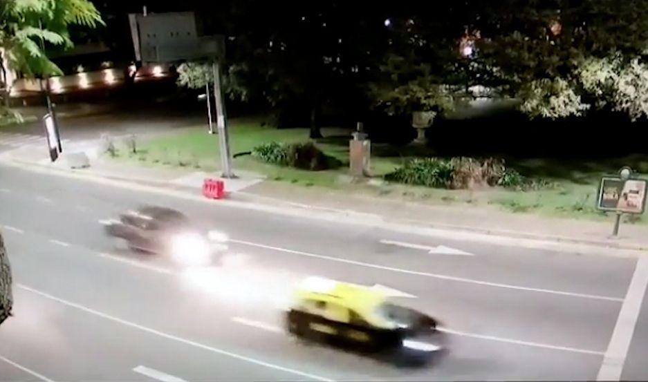 El periodista que atropelloacute y matoacute a una agente de traacutensito cruzoacute dos semaacuteforos en rojo