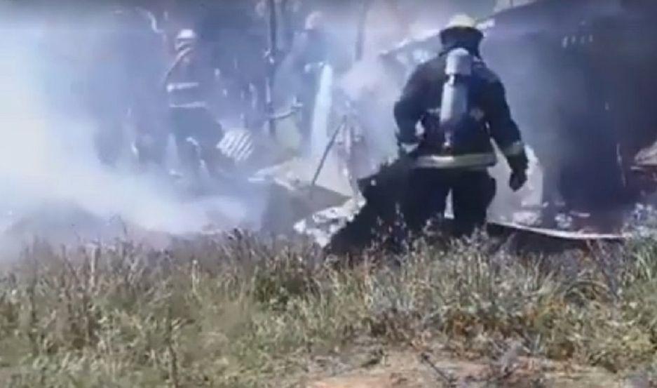 Encerraron a una mujer y sus dos hijas en su casa y les prendieron fuego