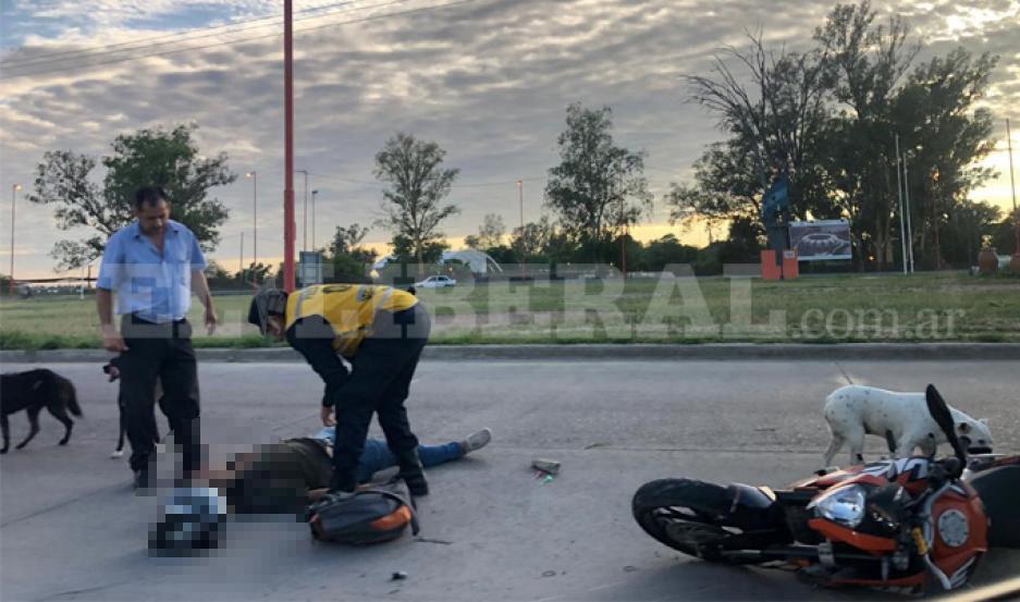 Motociclista derrapoacute en la rotonda del Virgen del Carmen y fallecioacute