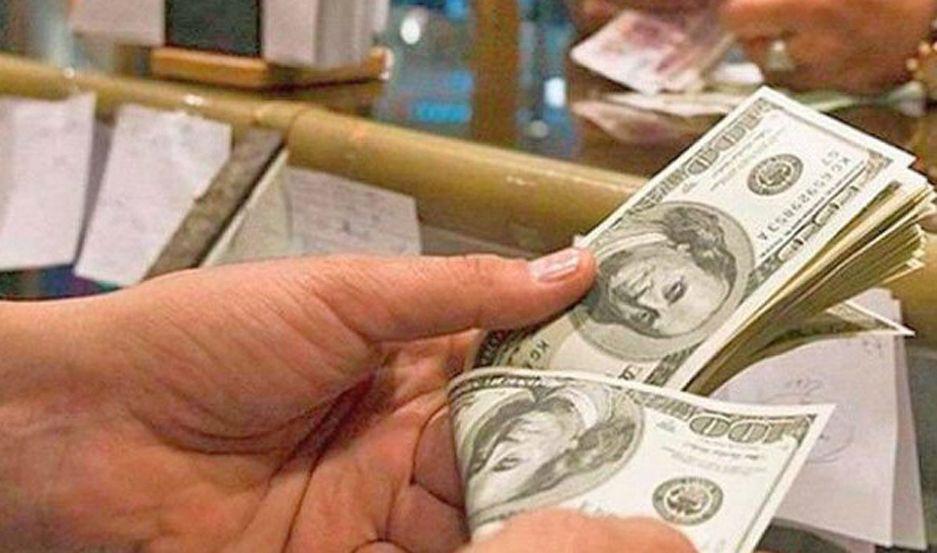 BONOS En el segmento de renta fija los bonos en dólares reflejaron alzas a lo largo de toda la curva de entre 1-en-porciento- y 7-en-porciento-