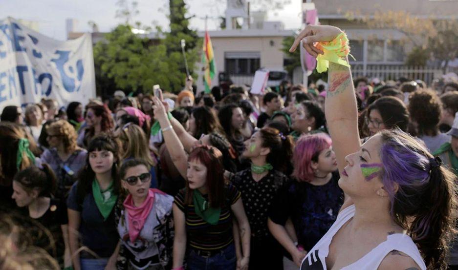 Por la lluvia en Buenos Aires se suspendioacute el acto de apertura del Encuentro Nacional de Mujeres