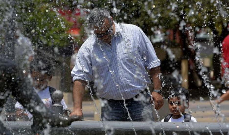 Santiago en el podio de las ciudades ldquomaacutes calientesrdquo del paiacutes y a horas del cambio de tiempo