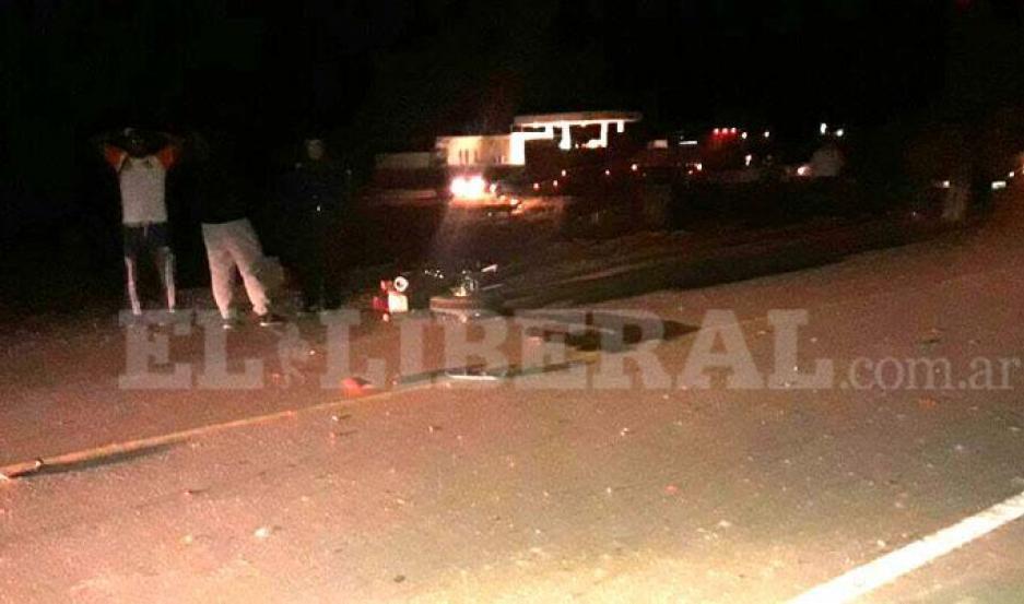 Motociclista sufrioacute la amputacioacuten de un brazo al ser embestido por un camioacuten que se fugoacute
