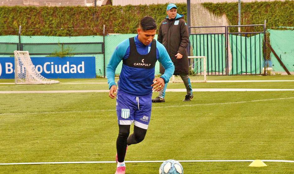 Matías Zaracho trabajó ayer con normalidad y se perfila para ser titular ante Boca Juniors