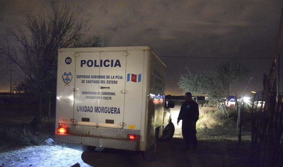 OPERATIVO La policía encontró los cuerpos cerca de un bebedero para animales a unos mil metros de la casa donde vivía la pareja