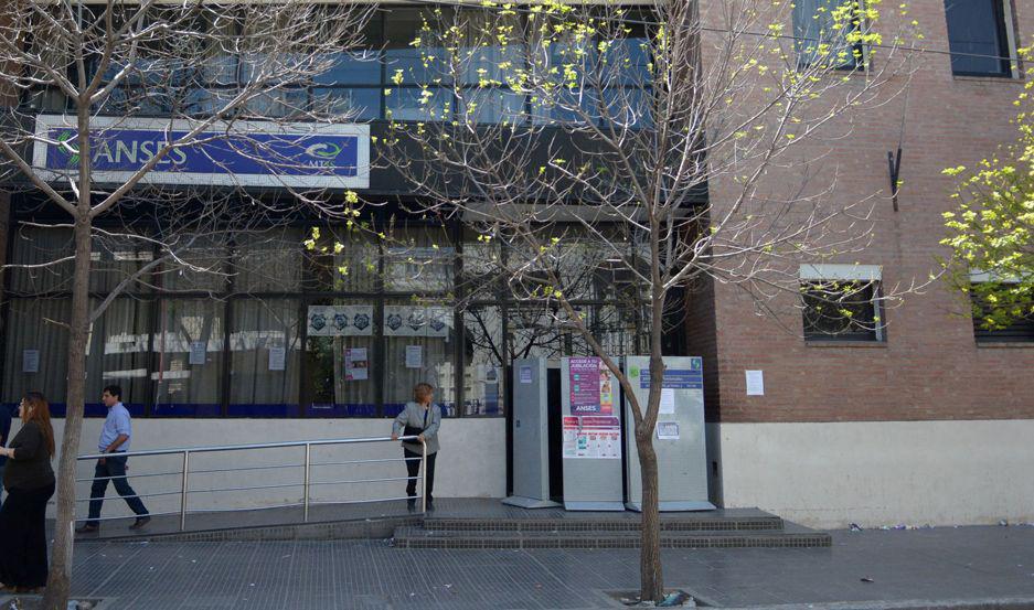 INVESTIGACIÓN La denuncia del Dr Herrera advierte que se ofrecían  5000 por tres meses a cambio del voto