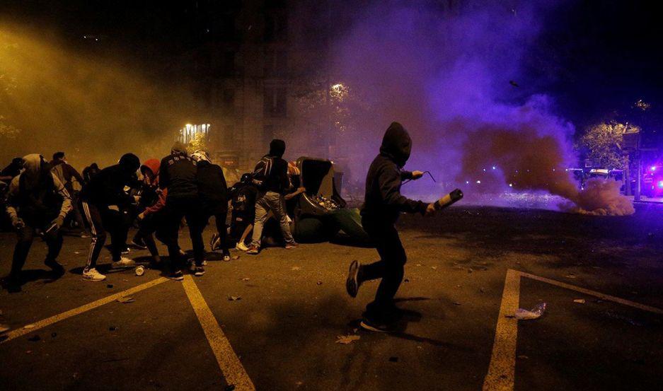 La tensioacuten sigue escalando en Cataluntildea tras nuevos disturbios