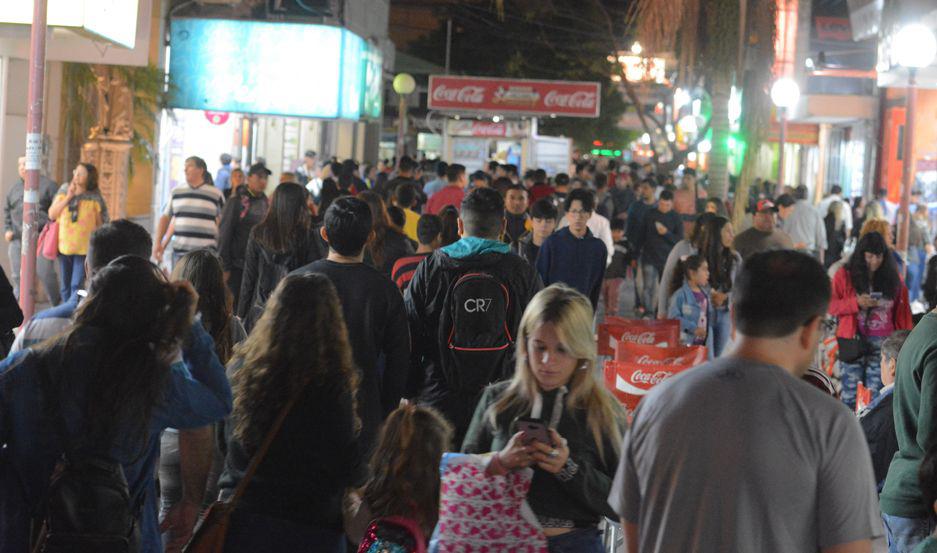 Mucha gente pero ventas bajas por el Diacutea de la Madre