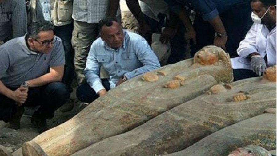Hallaron 20 sarcoacutefagos intactos en Egipto