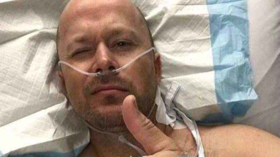 Casi pierde parte del cuello y de la espalda por una mancha