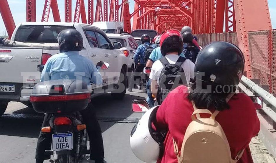 El corte genera un gran embotellamiento que ya lleva varias horas