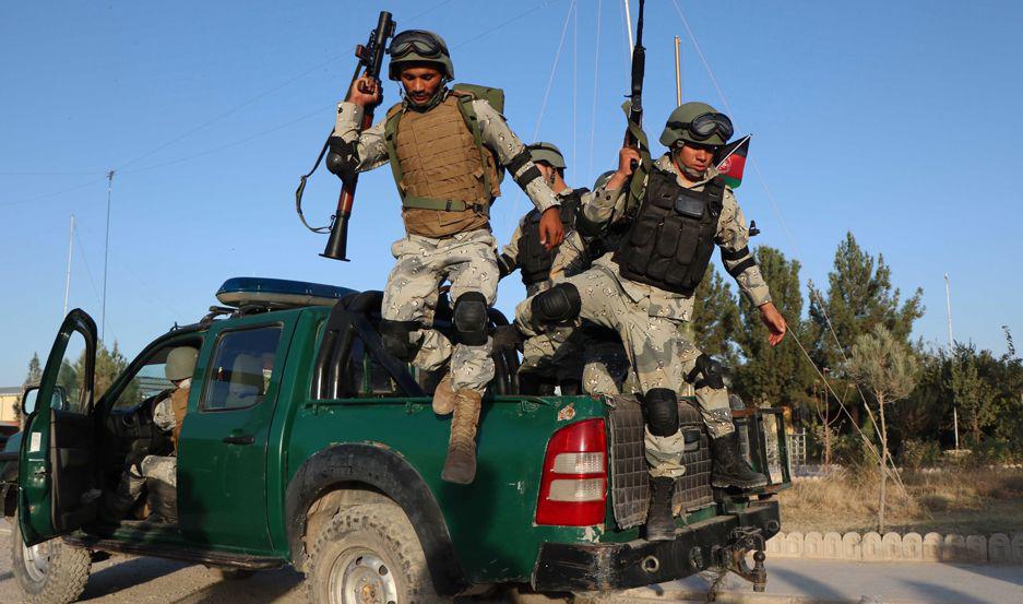 Un ataque talibaacuten dejoacute un saldo de 17 policiacuteas muertos