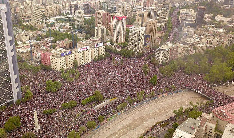 Fuentes señalan que son alrededor de 750 mil los asistentes aunque todavía no se confirmó