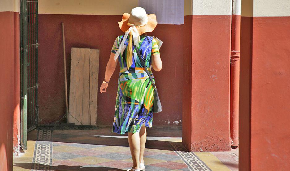 Con ropa liviana y lo ms cubiertos posible los santiagueños asistieron ayer a las urnas