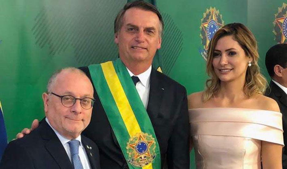 Carta al embajador de Brasil por las criacuteticas a Alberto Fernaacutendez
