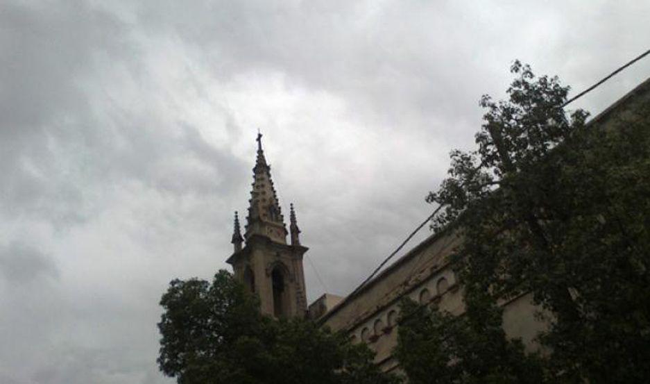 Calor tormentas y viento- asiacute estaraacute el tiempo en Santiago durante el fin de semana
