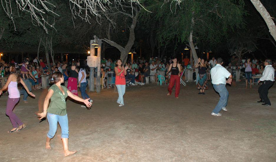 El lugar se encuentra ubicado a 27 km al sur de la ciudad Capital por calle Independencia prolongación