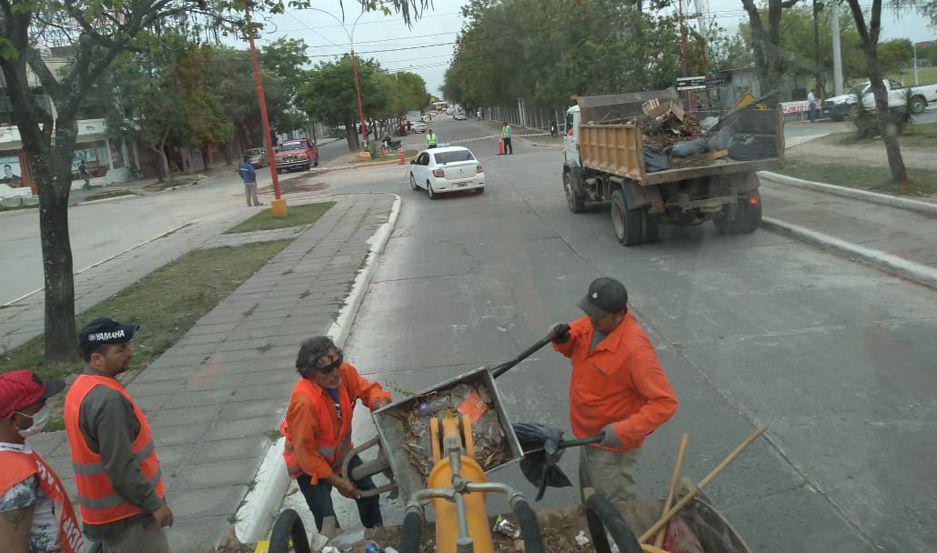 El municipio continuacutea con los operativos de limpieza en distintos barrios de Las Termas