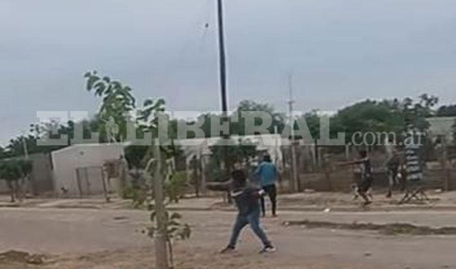 Hubo tiros hondazos y corridas en la siesta de este martes en el barrio Belén