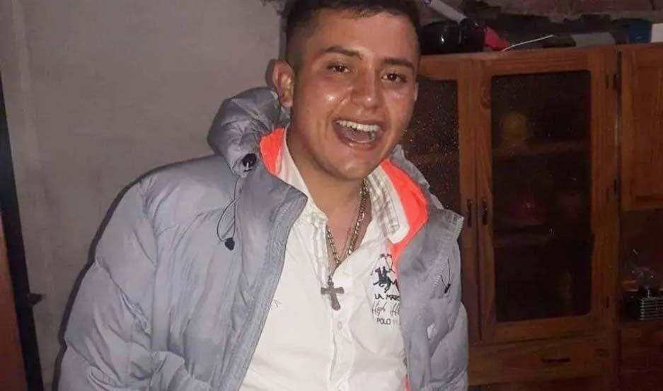 El hijo de un barrabrava de Atleacutetico Tucumaacuten fue acribillado a balazos